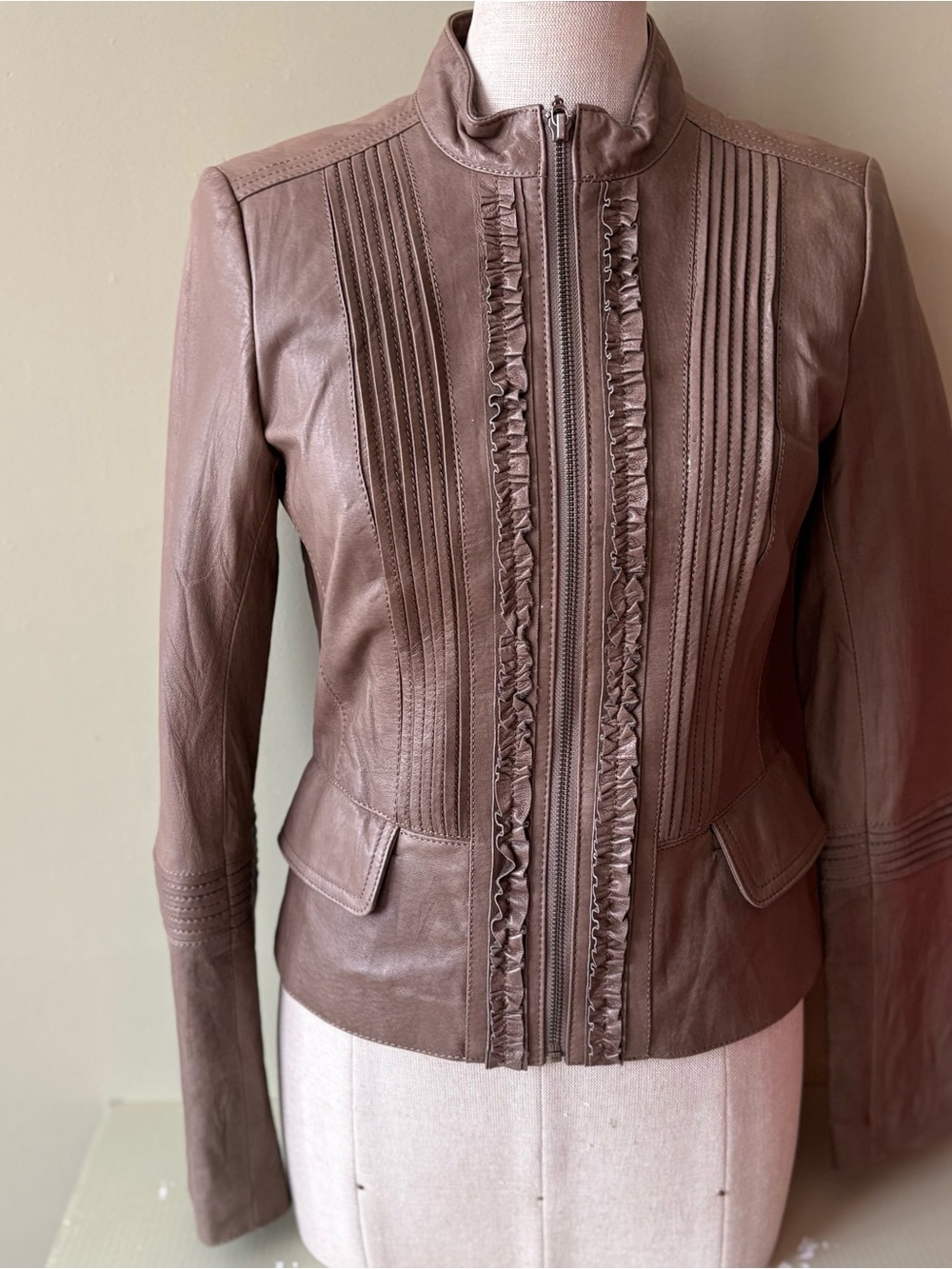 Danier Taupe Brown Leather Ruffle-Trim Zip Jacket XS